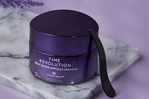 MISSHA Time Revolution Night Repair Special Set 5x (50ml+50ml+10ml+10ml+30ml)
Восстанавливающий специальный набор для лица с пробиотиками